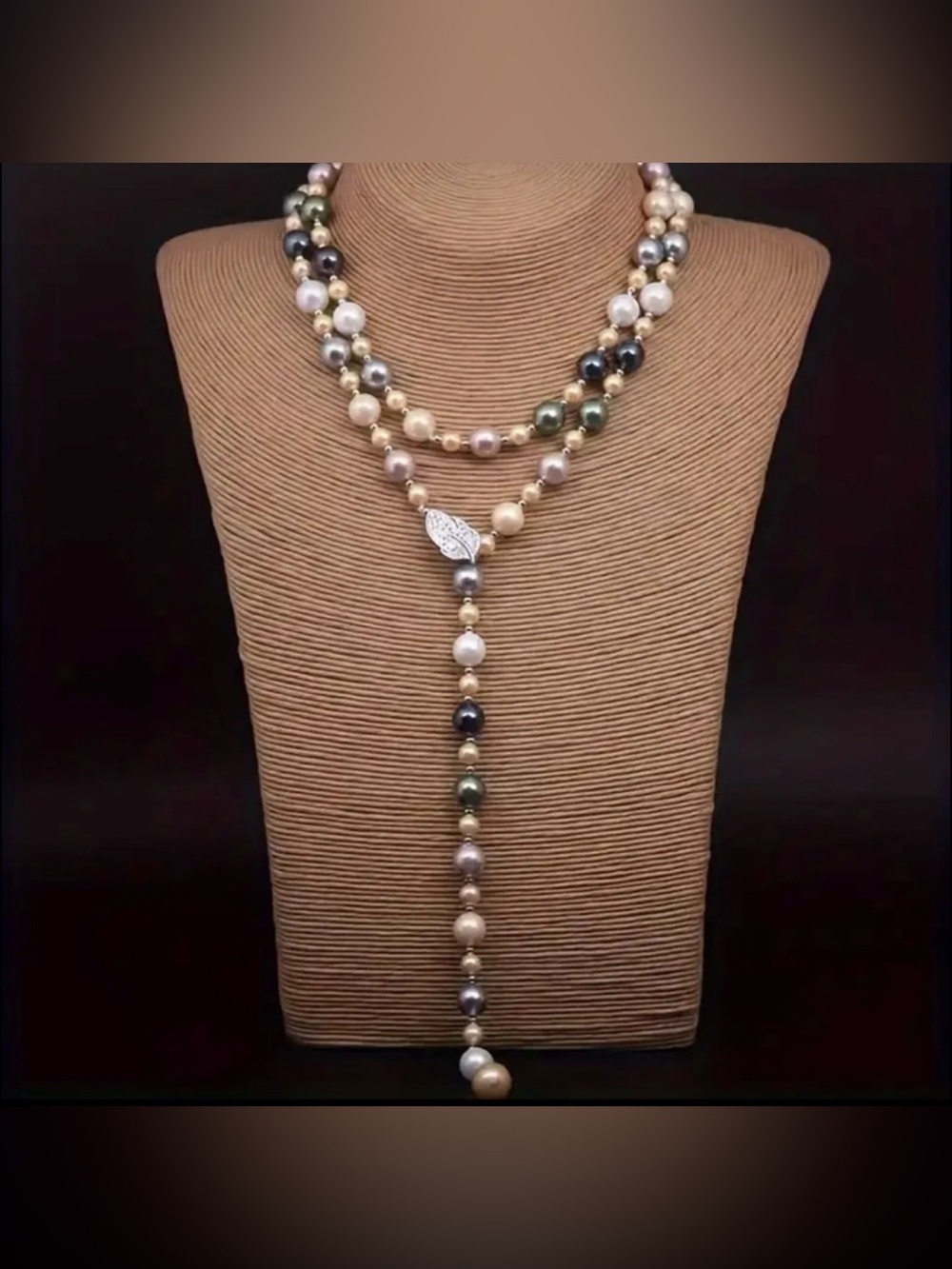 NWOT Elegant Multi-Color Pearl Necklace